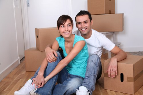 Moving truck service for Eastsheen homes and local businesses