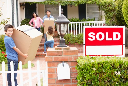 Eastsheen moving van service for residential and commercial moves